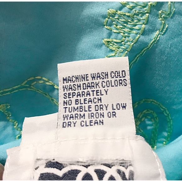 Lilly Pulitzer Sea-Inspired Embroidered Pants
Size: 2 - Picture 7 of 7